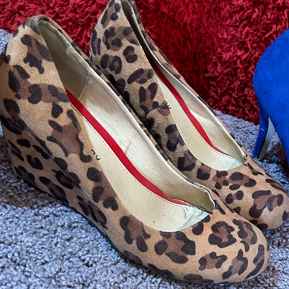 Leopard wedges